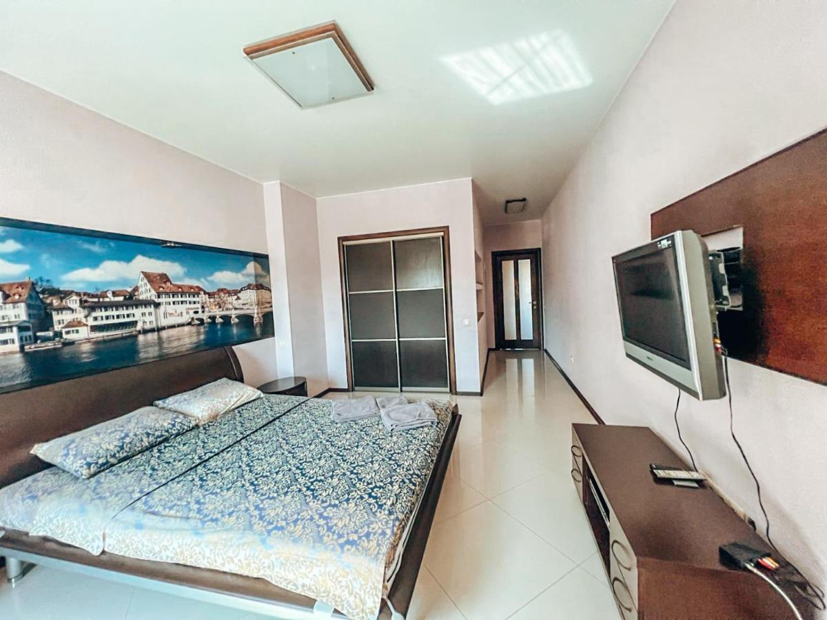 Cozy Apartments On The Left Bank Kiev Ngoại thất bức ảnh