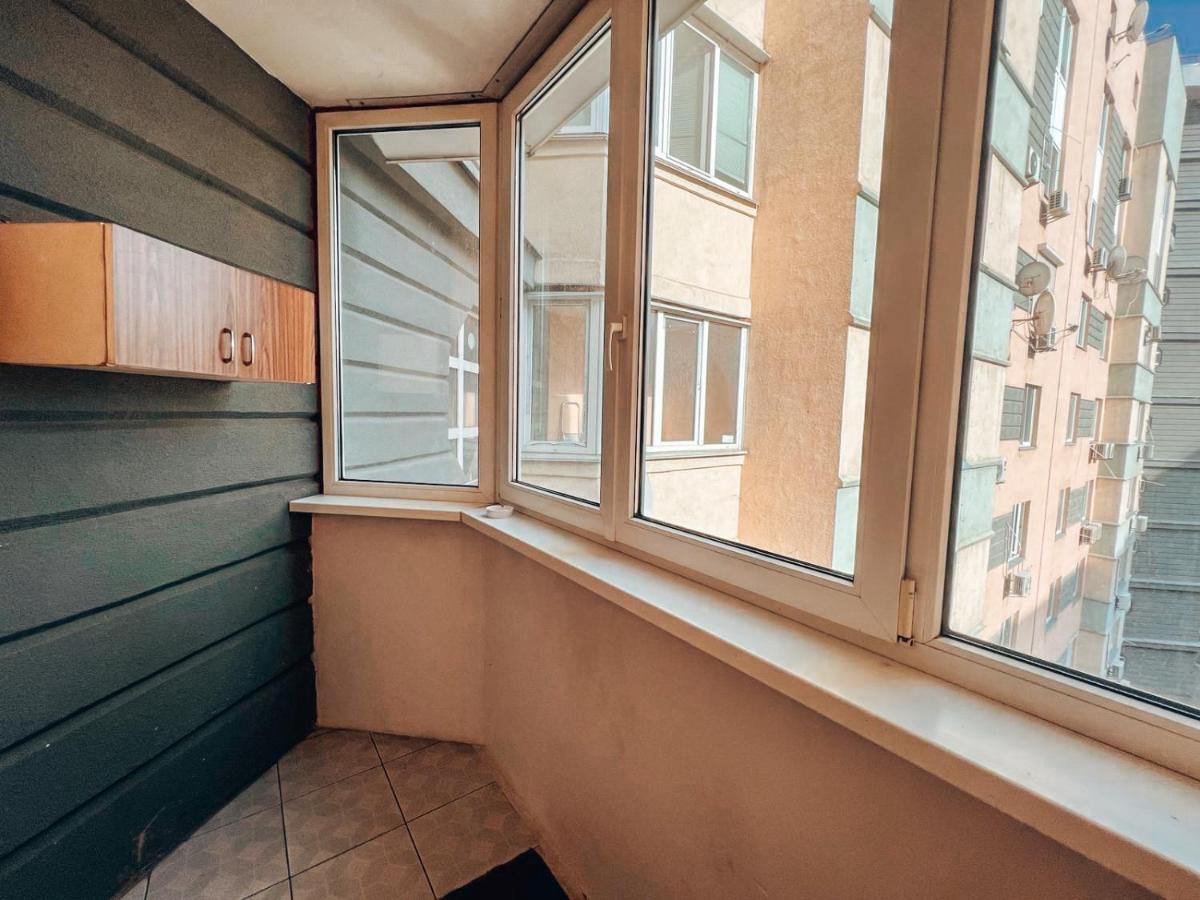 Cozy Apartments On The Left Bank Kiev Ngoại thất bức ảnh