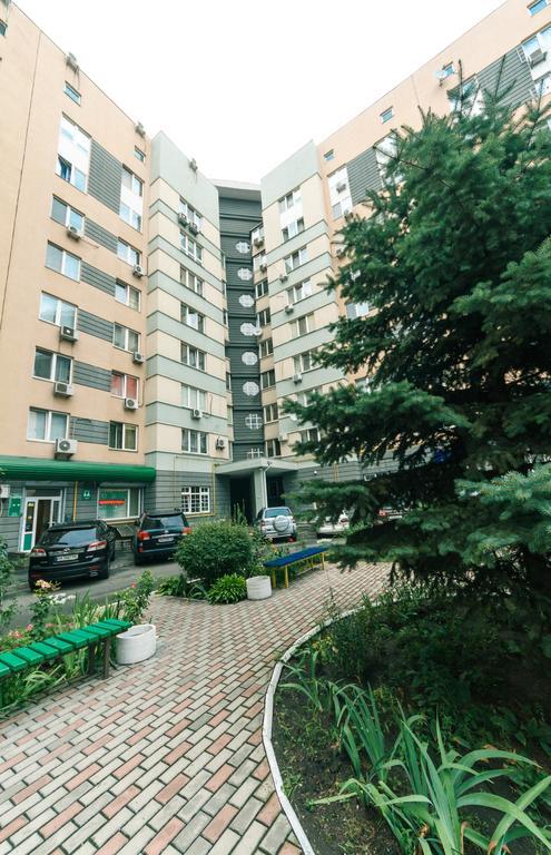 Cozy Apartments On The Left Bank Kiev Ngoại thất bức ảnh